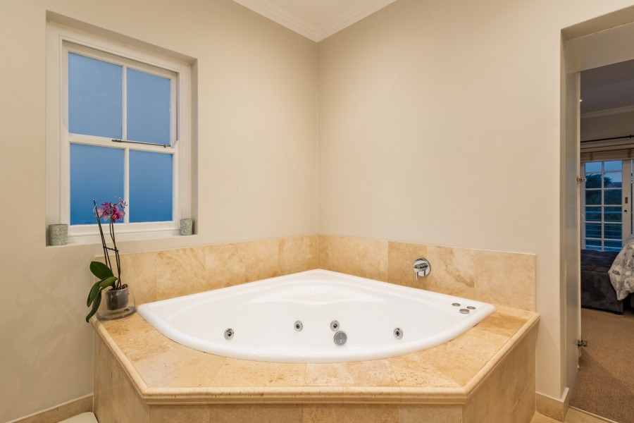 4 Bedroom Property for Sale in Schoongezicht Western Cape